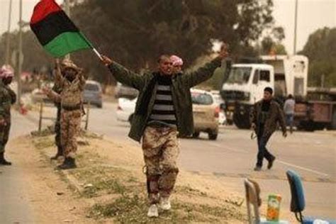 L­i­b­y­a­l­ı­ ­i­s­y­a­n­c­ı­l­a­r­ ­s­a­v­a­ş­ ­g­e­m­i­s­i­ ­b­a­t­ı­r­d­ı­!­ ­-­ ­D­ü­n­y­a­ ­H­a­b­e­r­l­e­r­i­